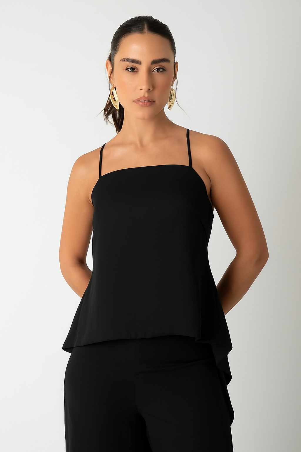 Conjunto Feminino Elegante com Blusa de Amarração e Calça Reta