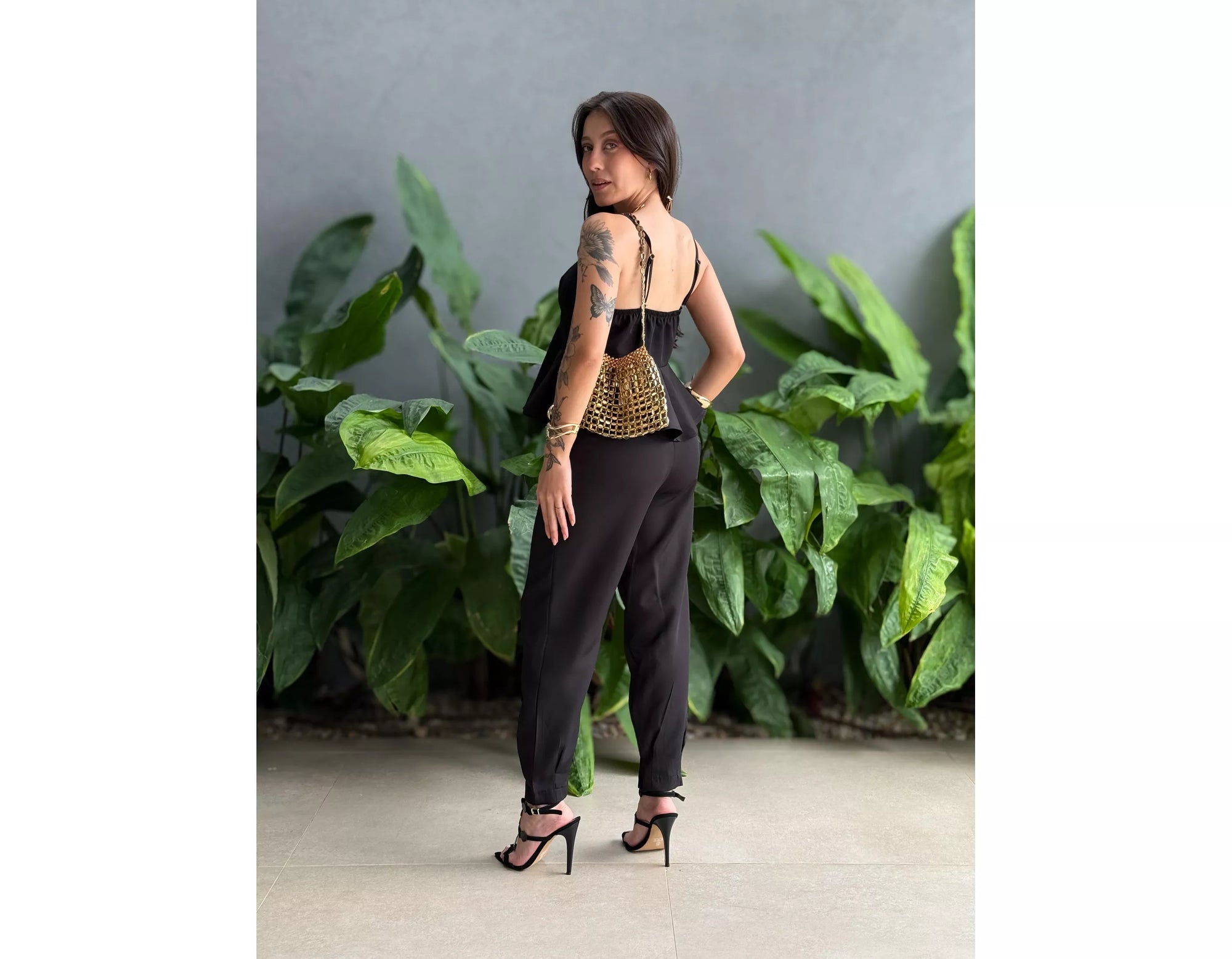 Conjunto Feminino Alfaiataria com Blusa de Alças e Calça